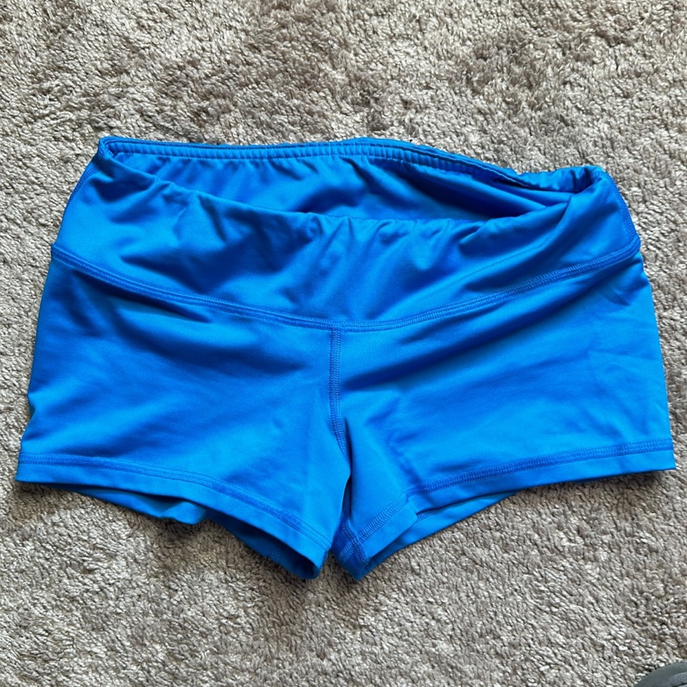 Fleo Shorts - Picture 2 of 4